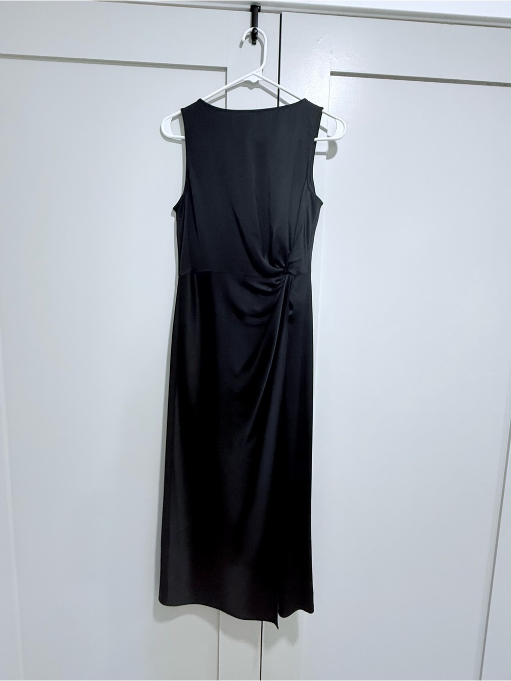 Aritzia Black Sleeveless Twist-Detail Dress